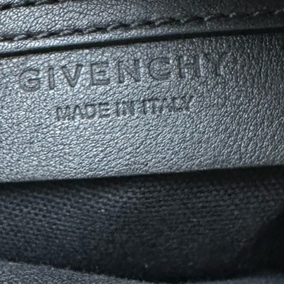 RARE Givenchy Antigona Oil Slick Iridescent satchel crossbody bag RETAIL 5,000 - Picture 11 of 13